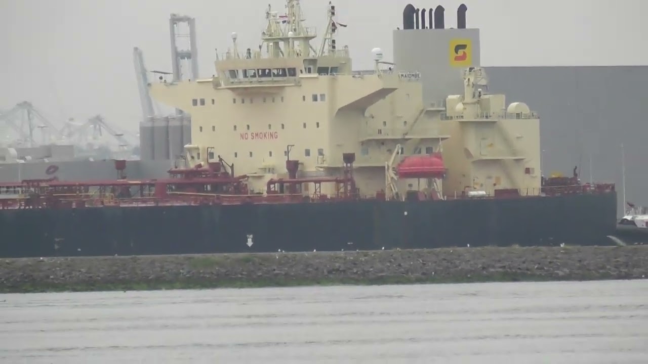 Crude Oil Tanker SONANGOL MAIOBE 274 x 48m Rotterdam Port. July 2024.