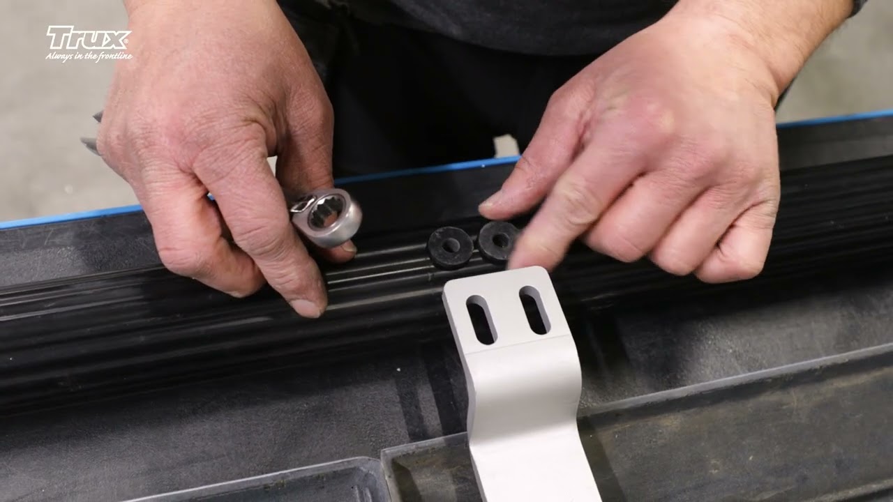 Installation of updated Trux Sideliner (S-1) on Volvo Aero