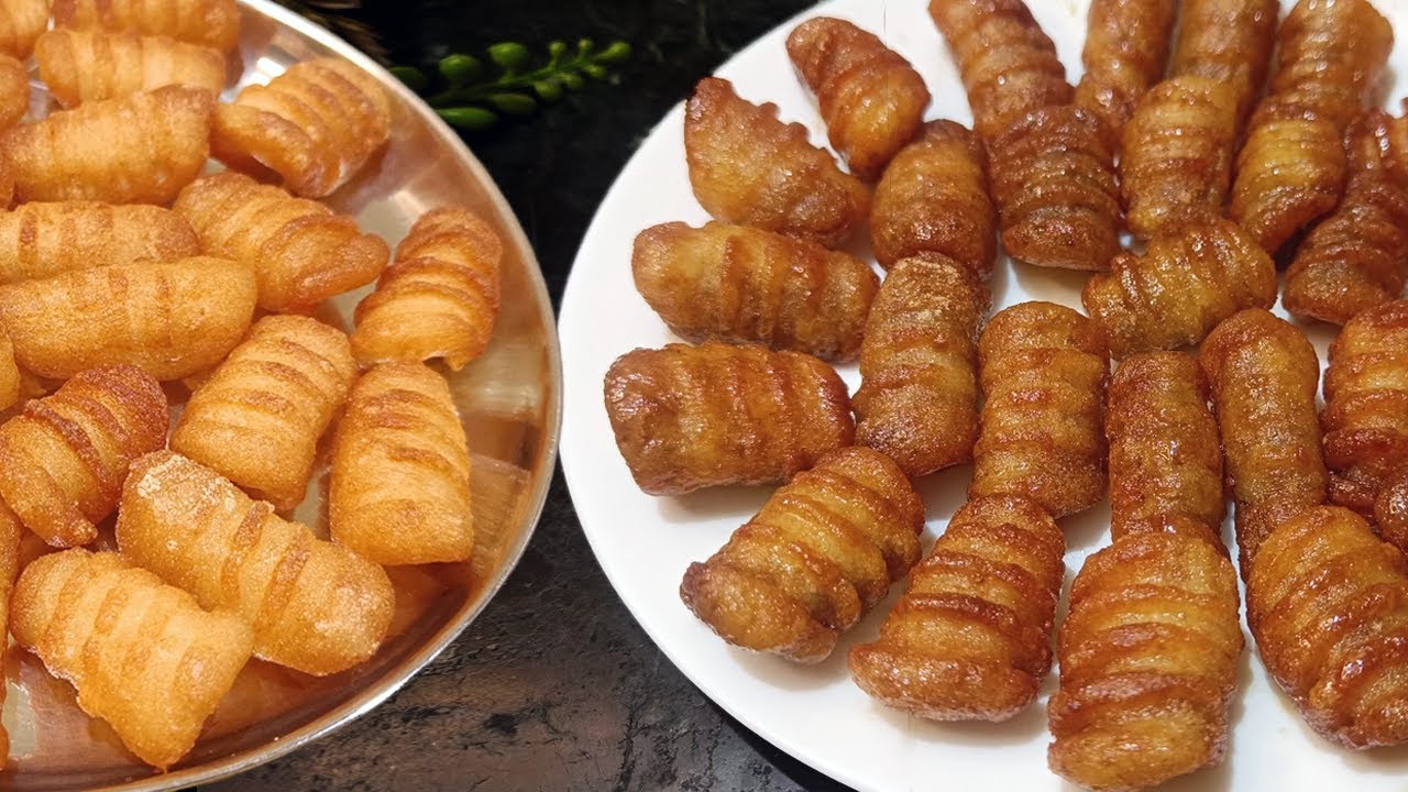 পিঠাগুৰিৰে মচমচীয়া আৰু ৰসাল পিঠা | Crispy and Juicy Pitha Recipe | New Assamese Kitchen Recipe