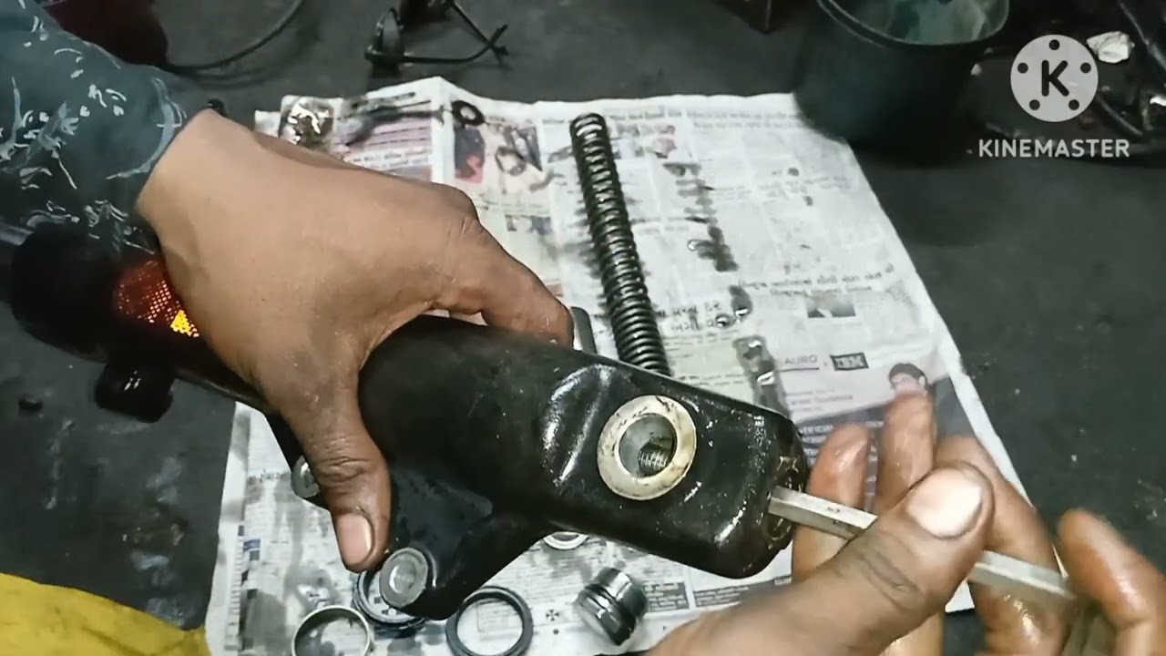Ремонт переднего амортизатора Royal Enfield Meteor #youtubeshorts #велосипед #youtube #royalenfie...