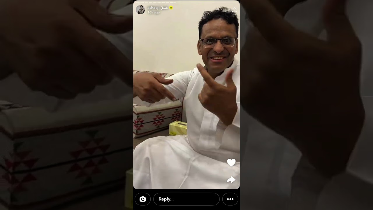 سنابات عشق رجع الكويت🇰🇼 ياكل من مطعم مندينا وبعدها رجع لندن🇬🇧