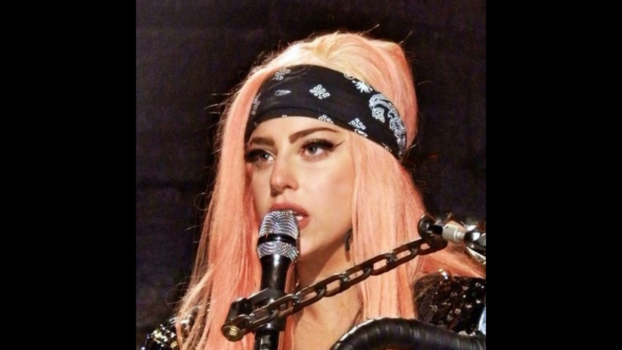 Lady Gaga — Poker Face.  Speed up)
