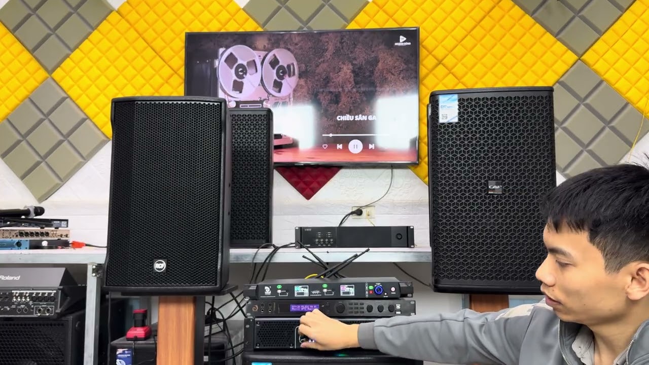 So sánh RCF 4112 và CAF vero 12  Đi tìm đối thủ 