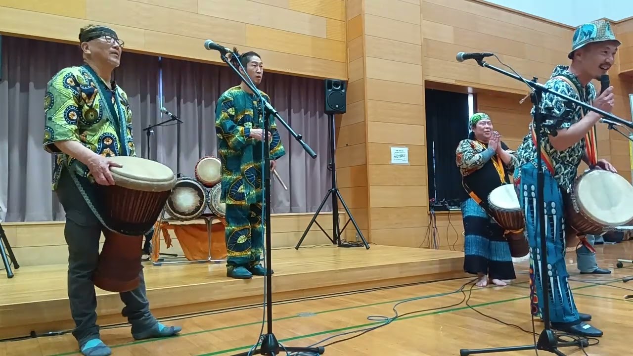 260206 14時　「アフリカ音楽のコンサート」池上コミュニテイセンター　池田　正博（アースケ）さん　磯貝　隆夫さん　①
