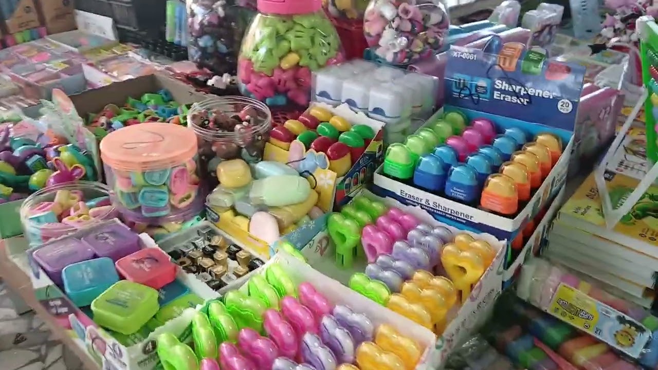 Optom maktab oquv qurollari Faqat Feruzada Kares bozor oldi