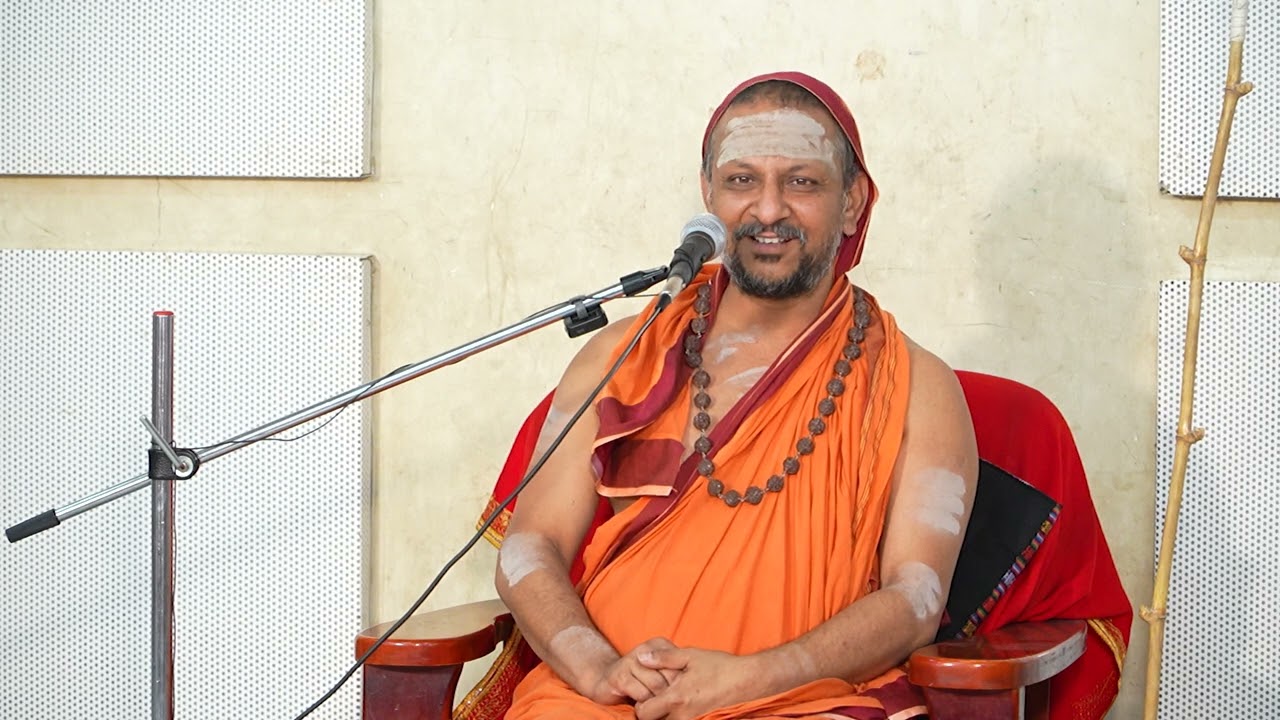 Anugraha Bhashanam of Pujyashri Ramana Charana Tirtha Swamigal at Jagadguru Veda Kavya Vidyabhavanam
