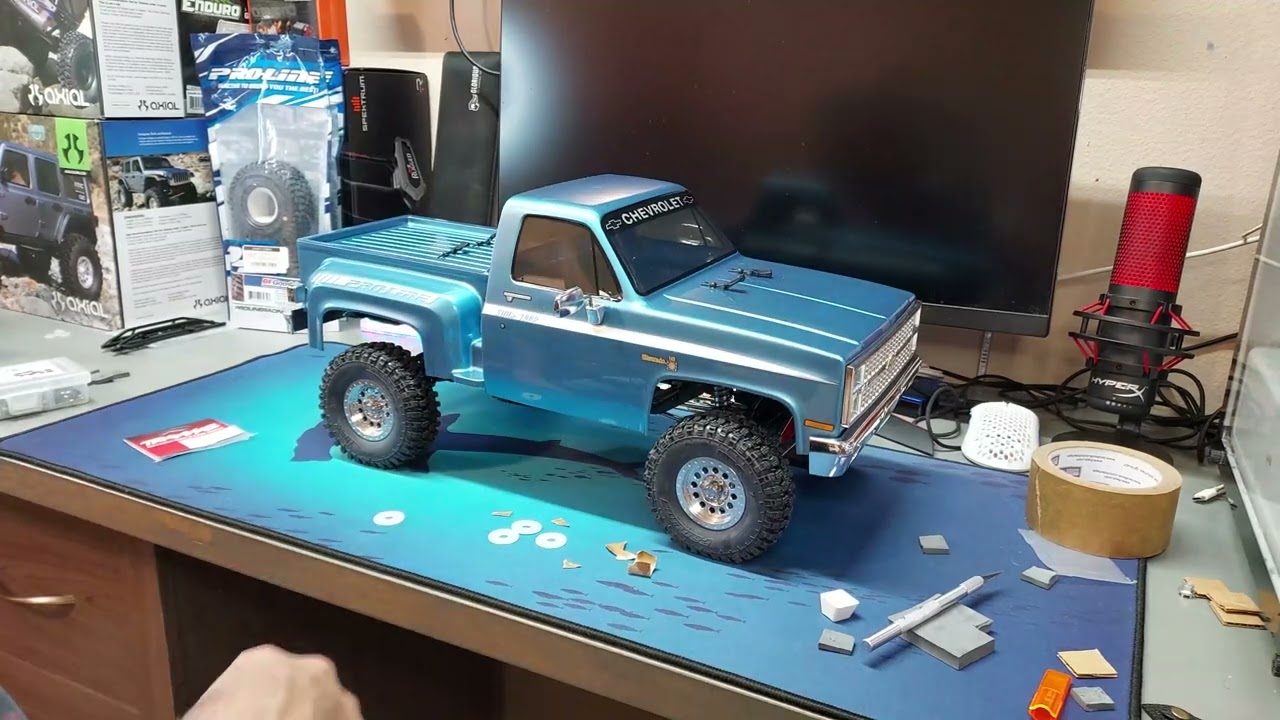 How to eliminate/reduce body rattle as demonstrated on 1982  Axial SCX10 iii Proline Chevy.