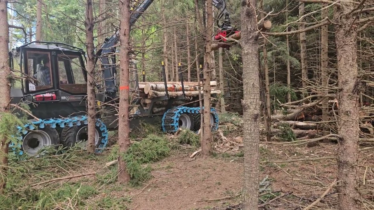 Vimek 870 working in Canada