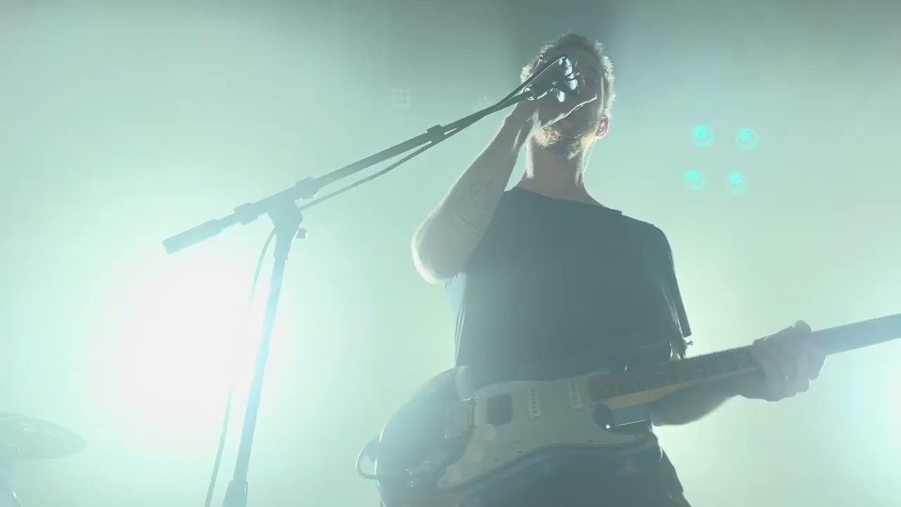 Two Feet - I Feel Like I’m Drowning [LIVE]