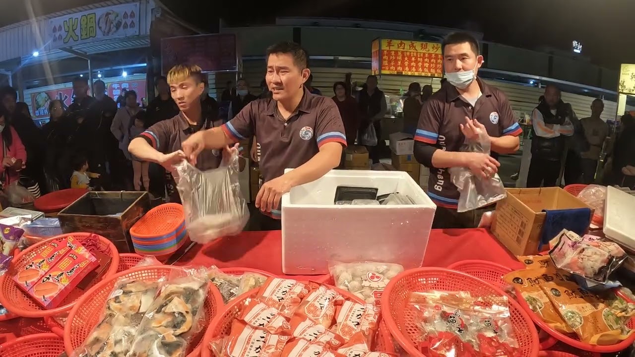 18  新品鮭魚砂鍋魚頭，大份量包裝~老闆只賣200元~太划算~ 手速要快喔~ #嘉義趙又廷 #全晟海產 #週一台南永大夜市 #海鮮拍賣 #海鮮叫賣