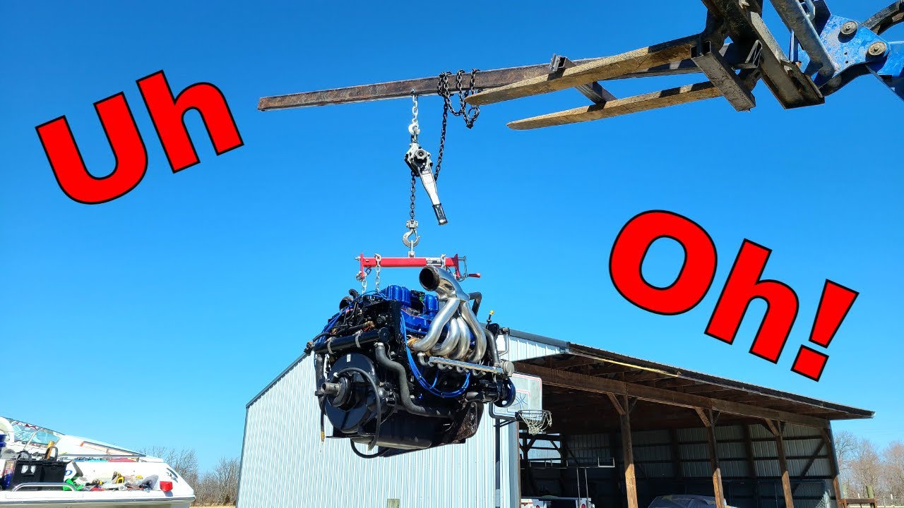 Mercury Racing engine and drive installation