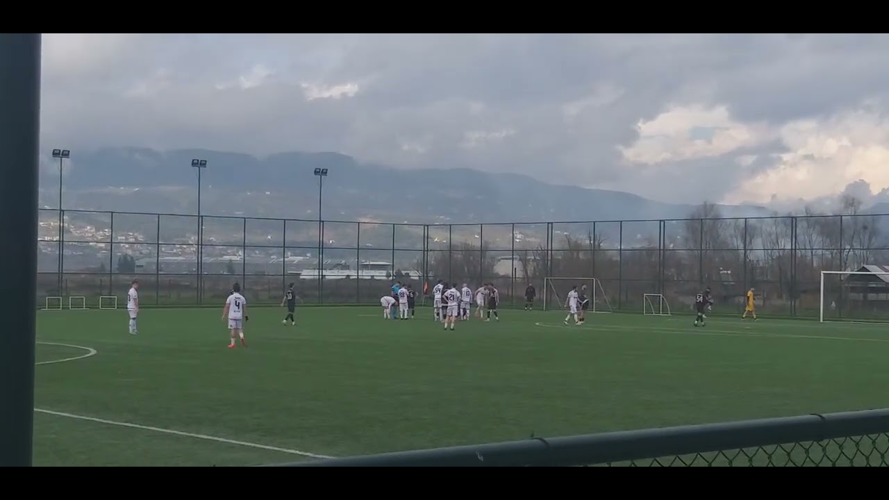Geyvespor'dan 5 Telli Çiftetelli Şov. Geyvespor 5 - Arifiye Kalaycıspor 3  Video 1