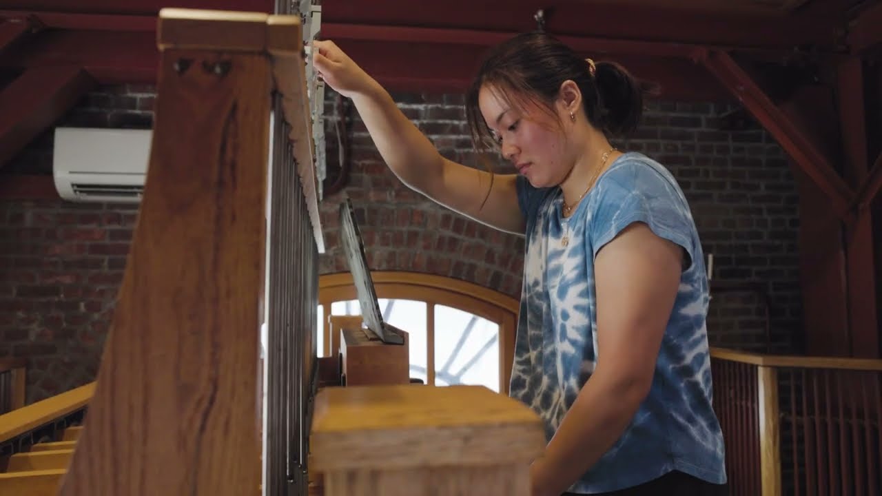 Chenchen Lu ’23 debuts Cornell Chimes on TikTok 📱🔔🎶