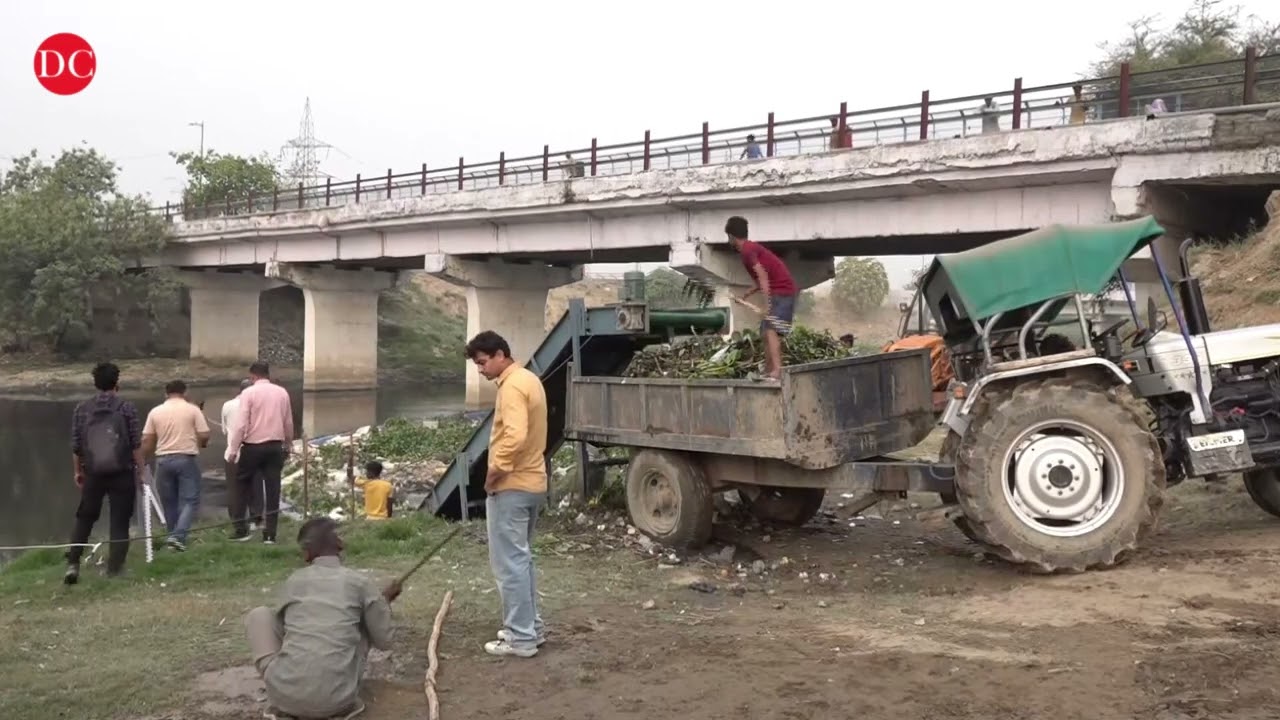 Cleaning of Yamuna river underway in Delhi's Wazirabad