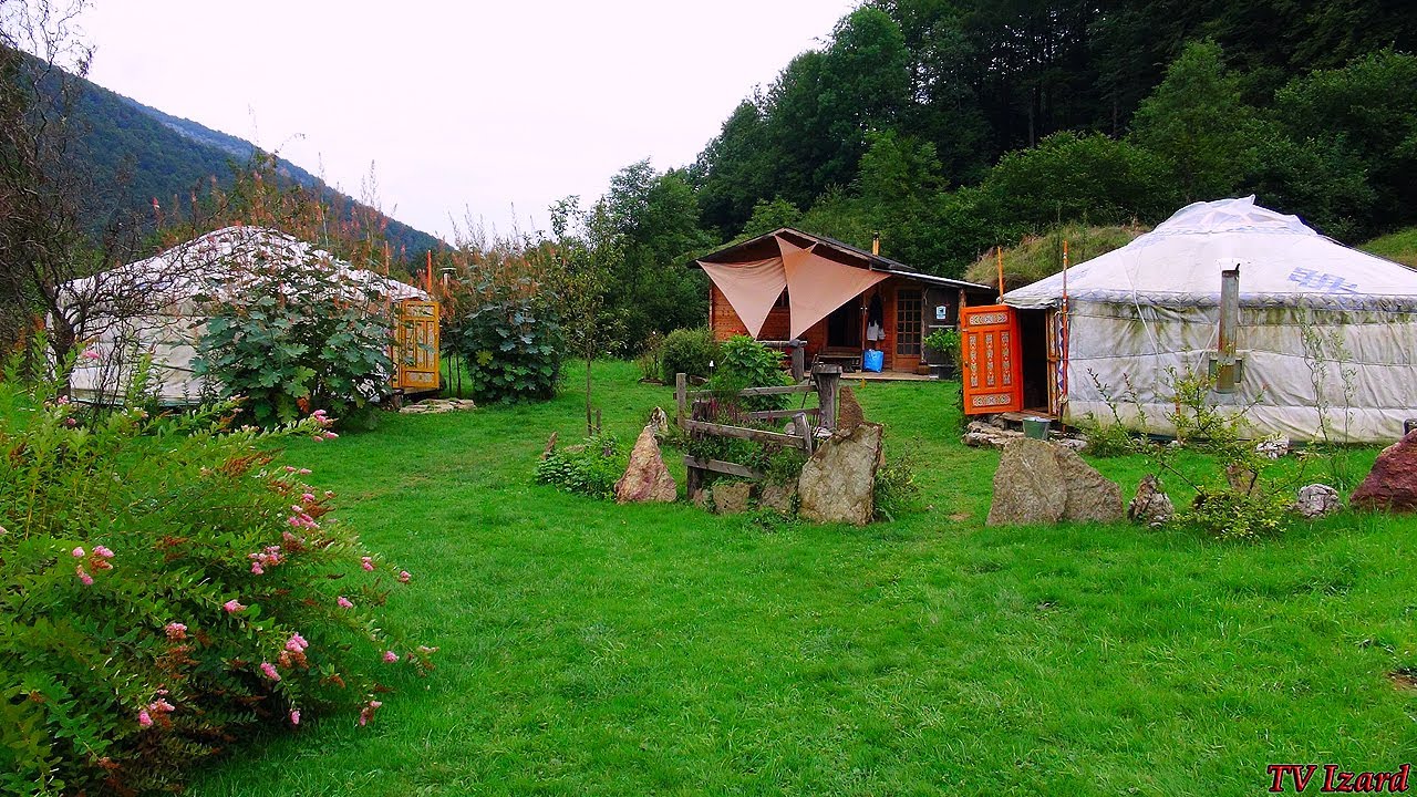 Le Portillon des Fées (2013) - Gîte Rural - SÉJOURS en YOURTES - Barousse - Pyrénées - Tv Izard