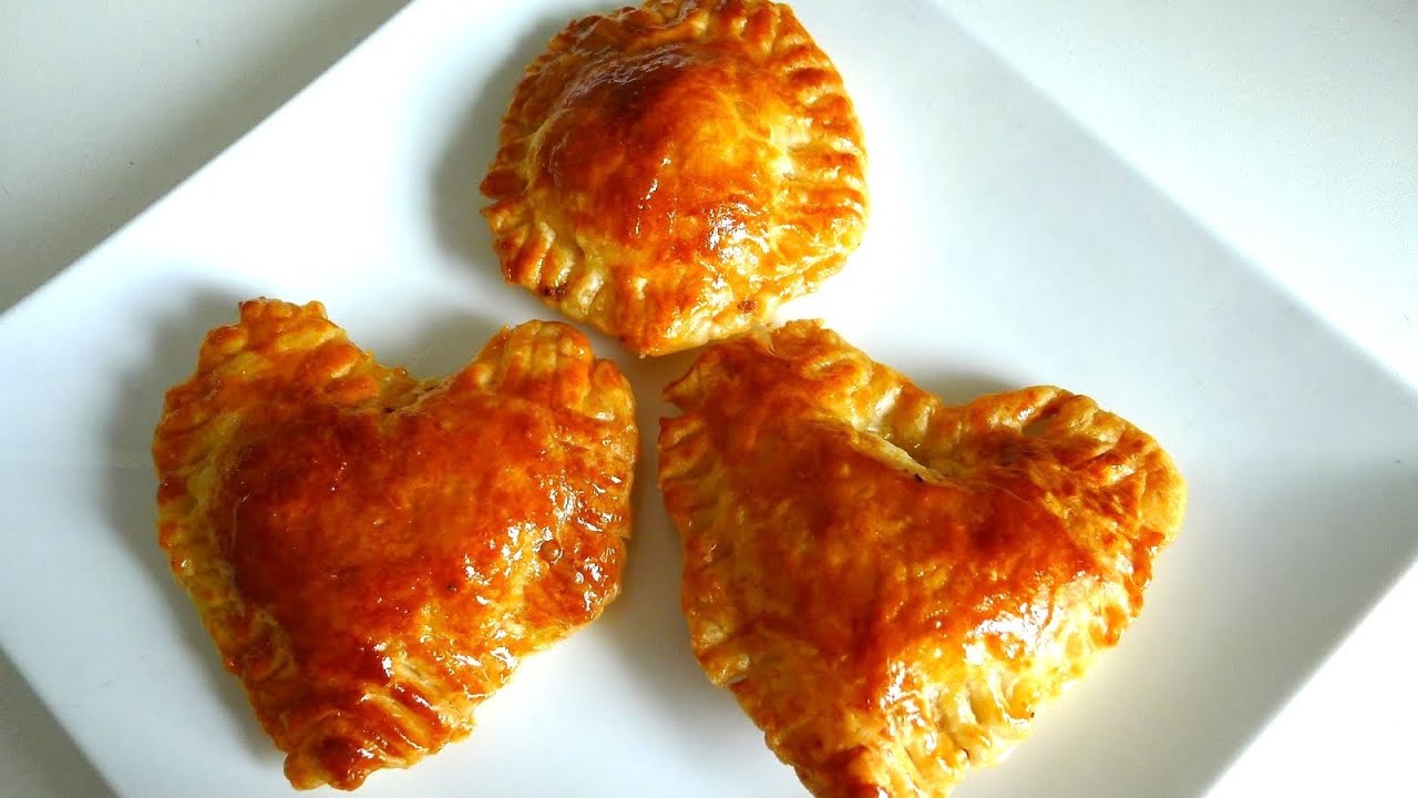 How to make Pat&eacute; Chaud (Vietnamese hot pie) - Banh Pateso | Helen's Recipes