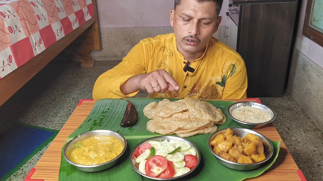 আজকে প্রায় ১৫ পিস লুচি খেয়ে নিলাম | সবাইকে জানাই মহা অষ্টমীর অনেক শুভেচ্ছা ও প্রনাম | ধোকার ডালনা🙏