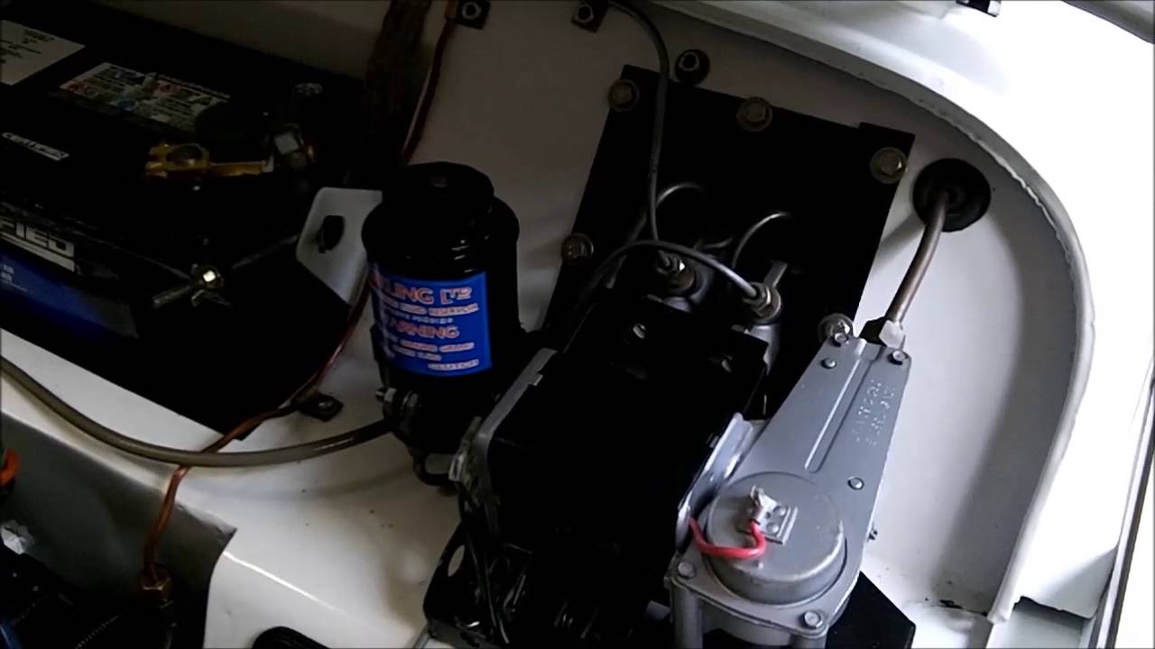 Bug Fixing, Brake/Clutch Master, Reservoir Exchange, Triumph TR3A
