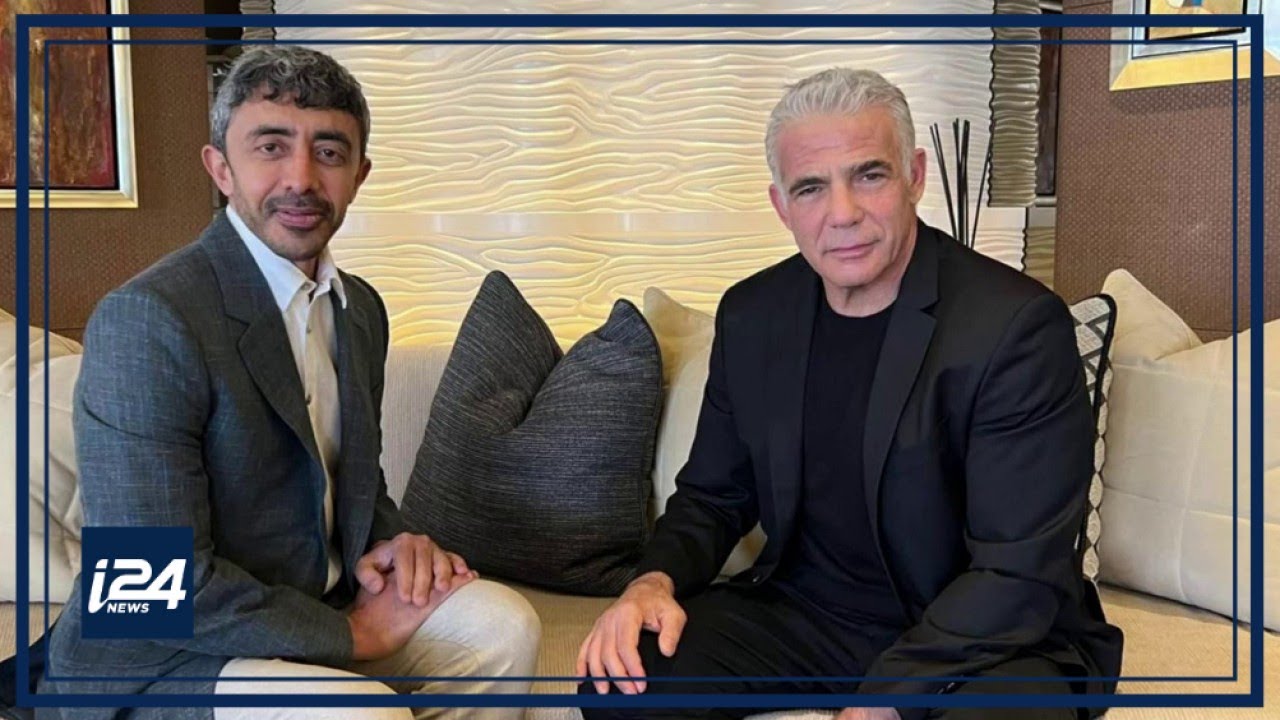 Yaïr Lapid rencontre le ministre émirati des Affaires étrangères en Italie