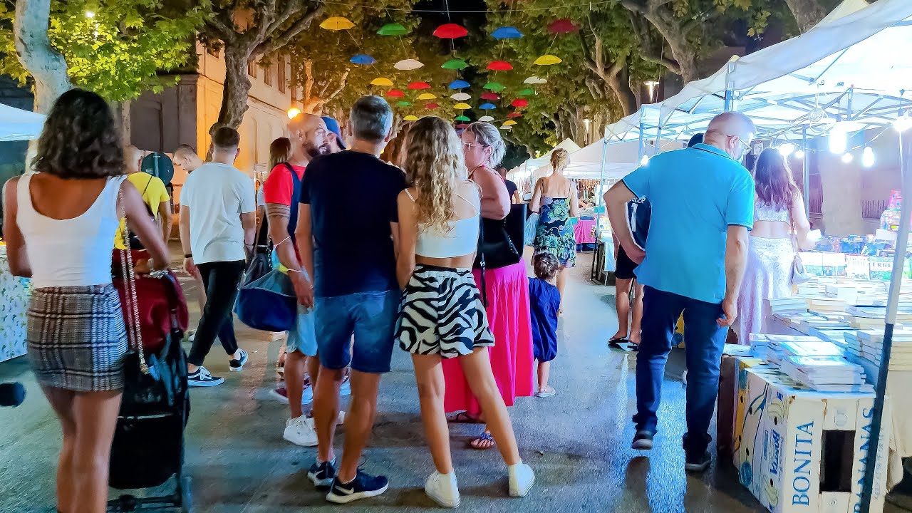 NIGHT LIFE. NIGHT WALK. GIULIANOVA. Italy - 4k Walking Tour around the City - Travel Guide. #Italy
