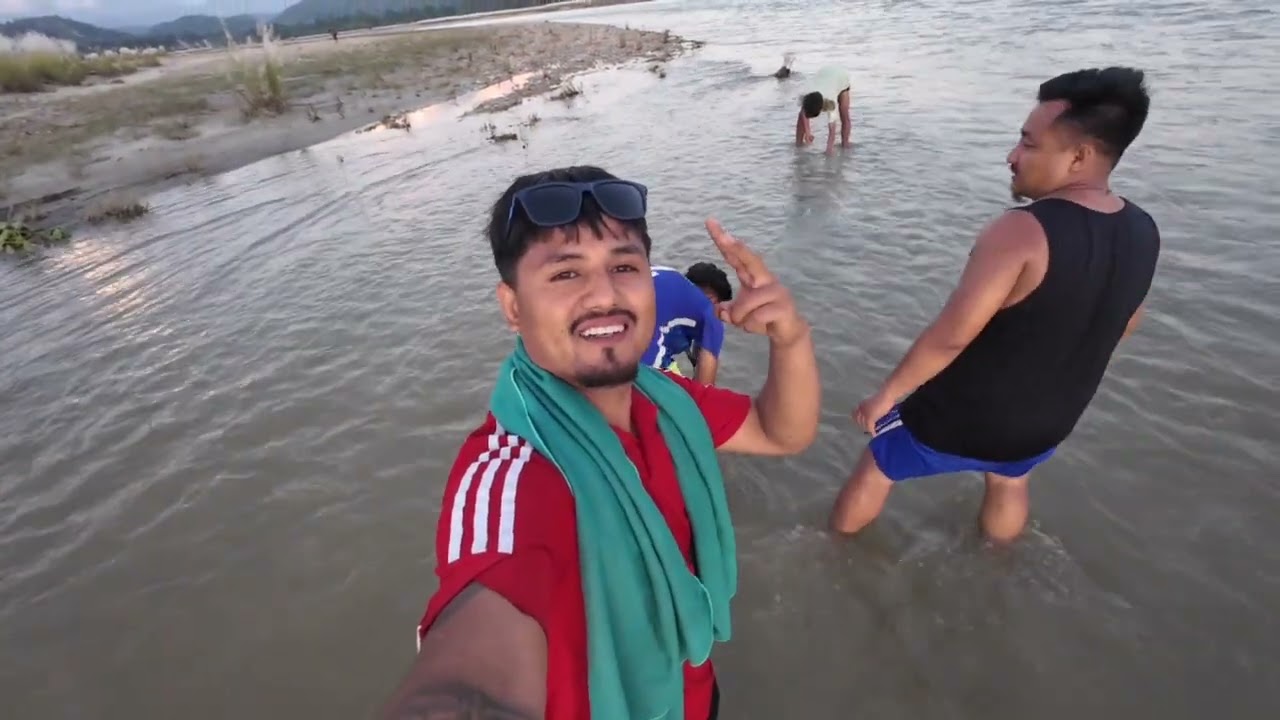 मध्यरात Kamala Kholama Machha Mardai Gareko Vlog Pura Hernus La Majja Auxa Lede Dost ko Guff😅
