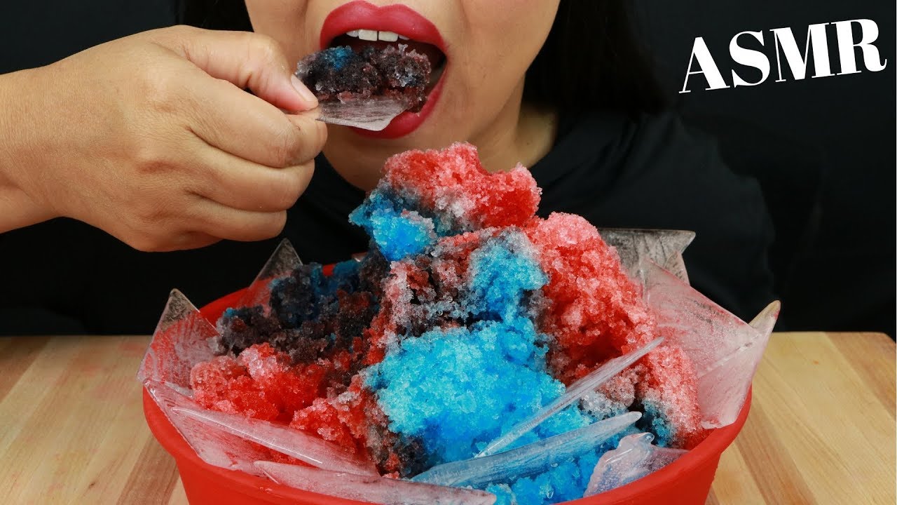 GIANT SNOW CONE WITH ICE  CHIPS ~ ASMR (No Talking) Eat Life With Kimchi