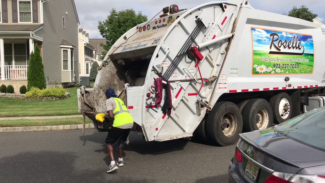 Roselle/Suburban Disposal Mack MRU McNeilus Rear-Loader