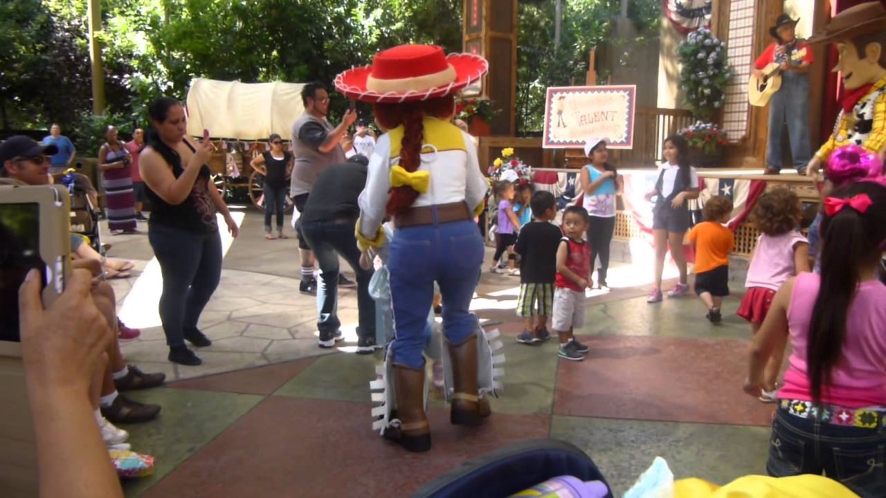 Disneyland Woody's Round Up - Olivia and Jessie 2 - July 14, 2013