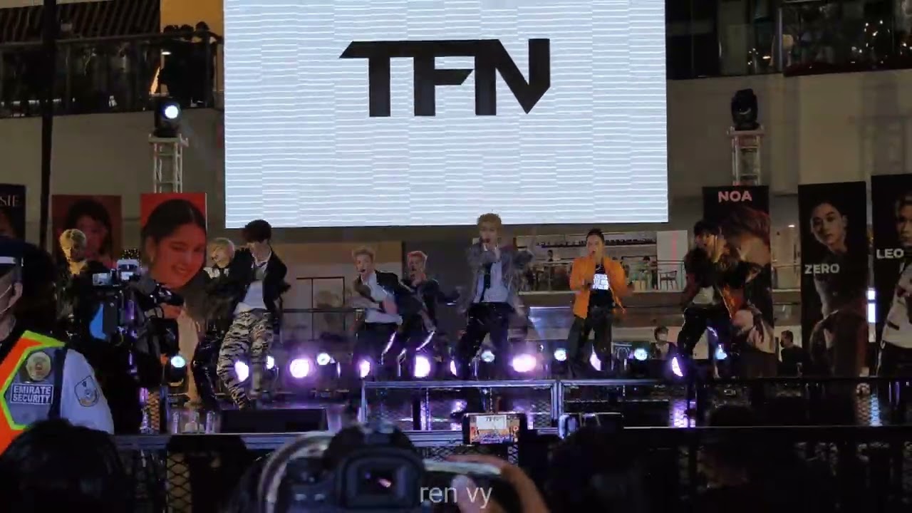 [4K/60] TFN (티에프앤) - Deep Dive @ 221113 Ayala Malls Glorietta 2 [직캠/FANCAM]