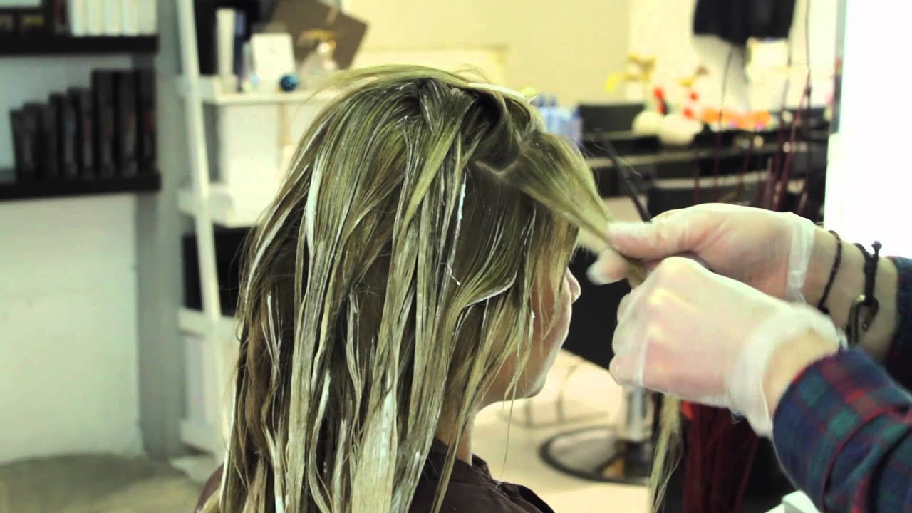 B/B Bauer Bauer Hairdressers, Paintings