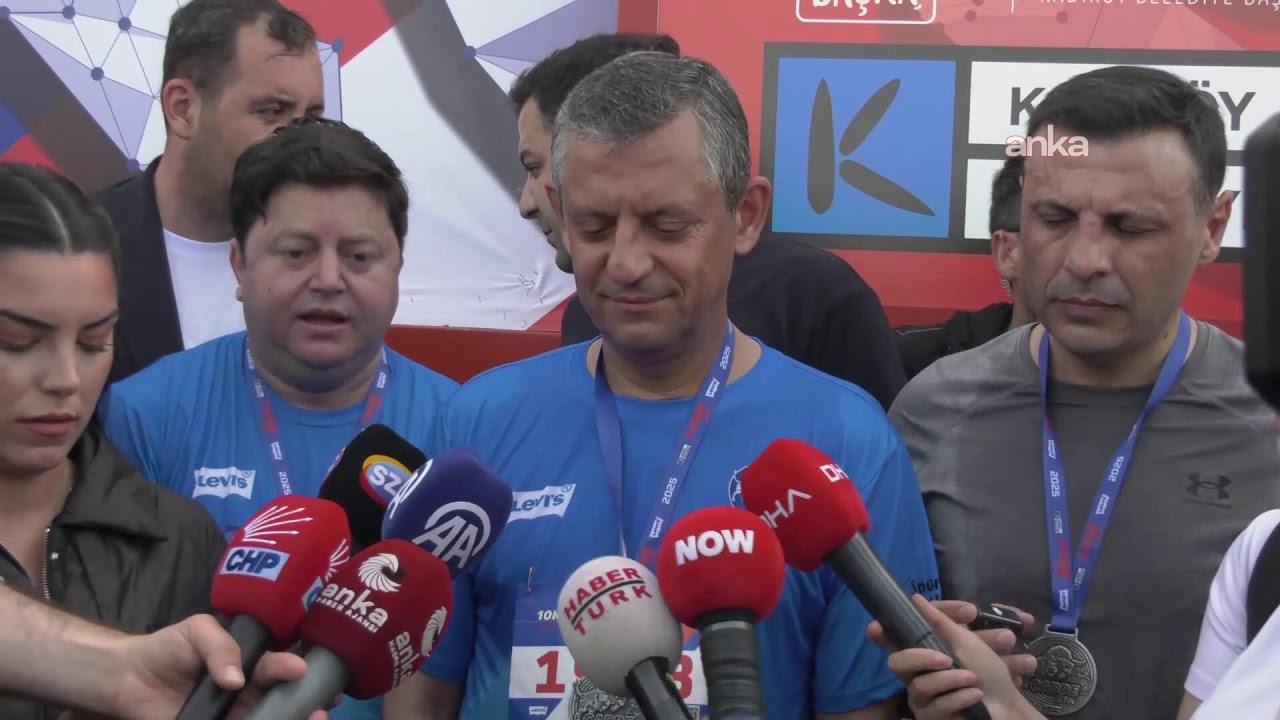 CHP Genel Başkanı Özgür Özel’in de katıldığı 10K Kadıköy Halk Koşusu sona erdi