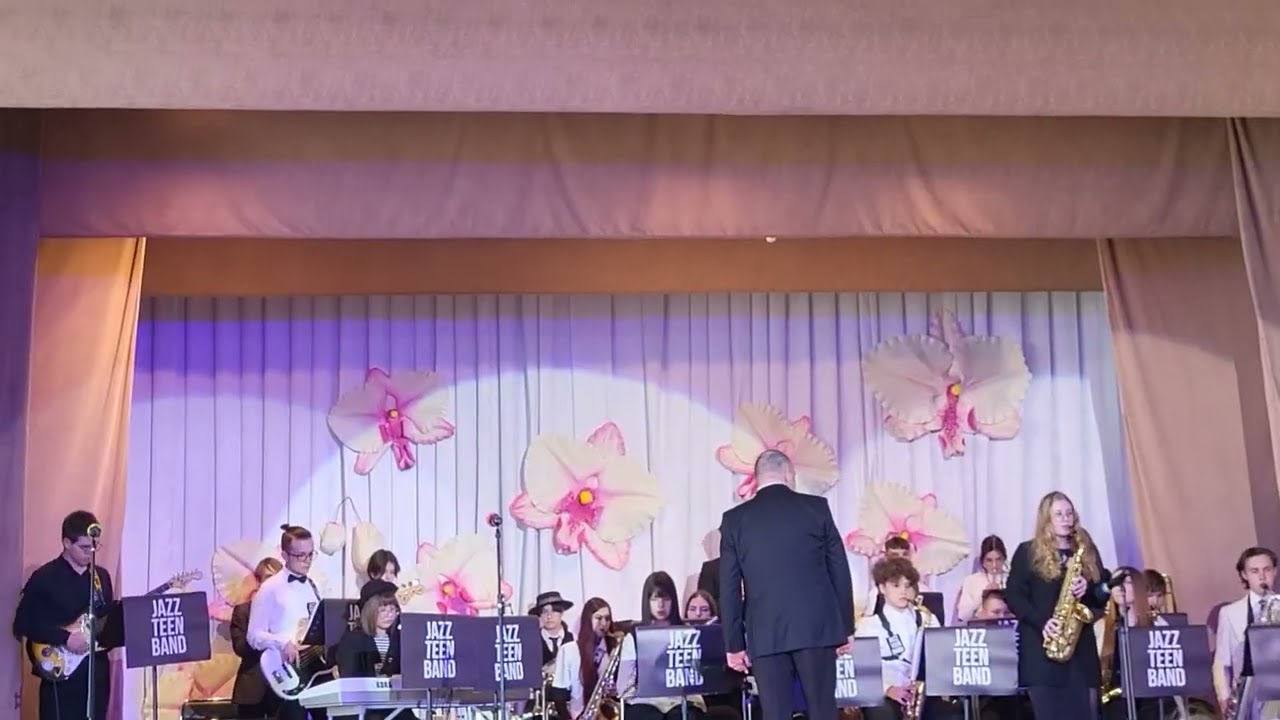 Cissy Strut (G.Porter). Виконує Jazz Teen Band