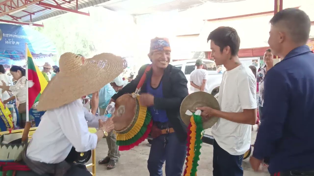 #เก่งทุกคนตีกลองก้นยาวเก่งใครเก่งมัน  ၵျႃႉၵူႈၵေႃႉၵျႃႉၽႂ်ႇၵျႃႉမၼ်းၶႃႈႁႆႇၵွင်