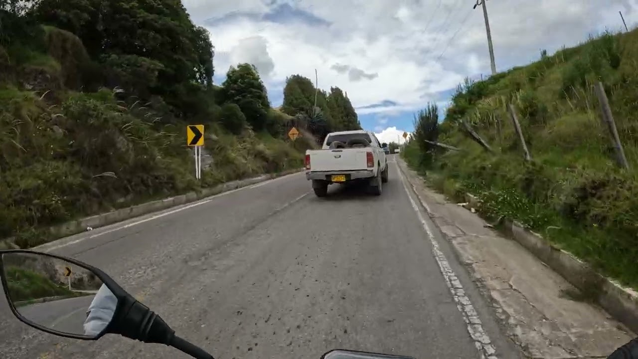 CARRETERA SUBIENDO HACIA CARMEN DE CARUPA CUNDINAMARCA 2024