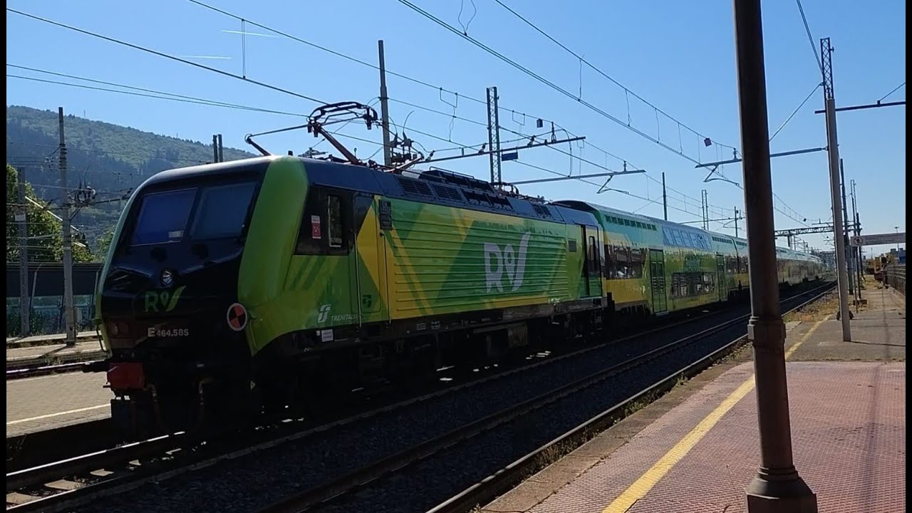 Vivalto nuova livrea in partenza da Prato centrale