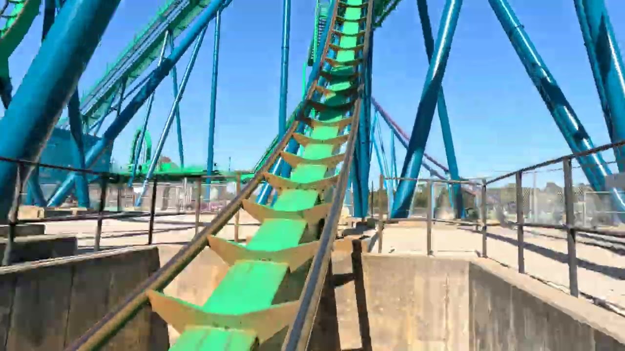 Kraken #rollercoaster (front row POV - wide-screen) at @SeaWorldOrlando 