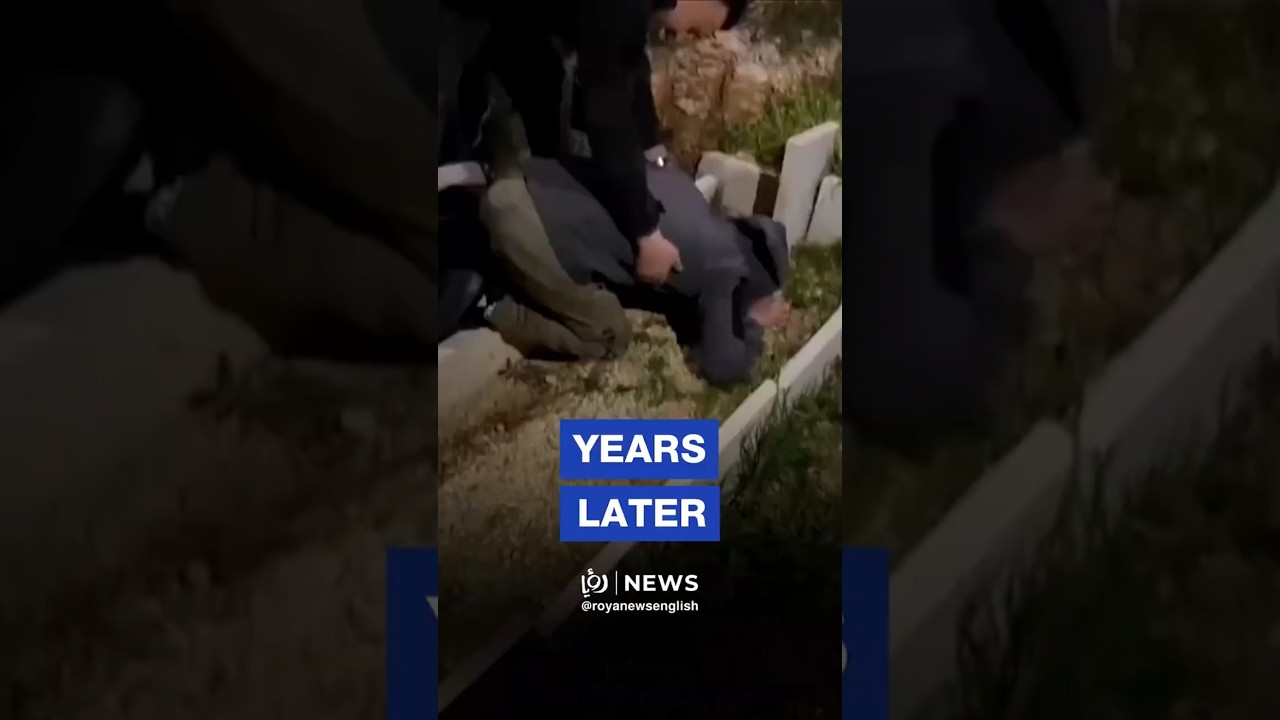 Palestinian Mahmoud al-Tawil visits mother&rsquo;s grave after release