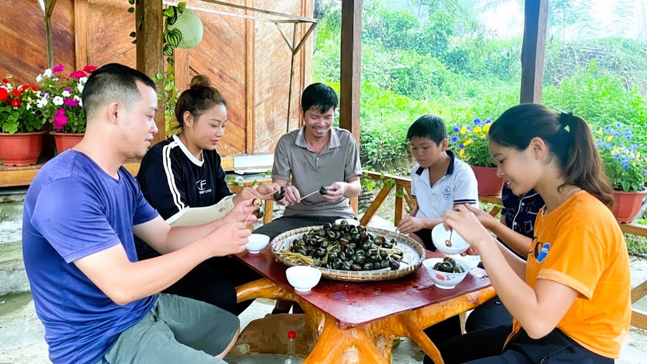 A Peaceful Family Day Harvesting Giant Snails and Sharing a Simple Homemade Feast Outdoors