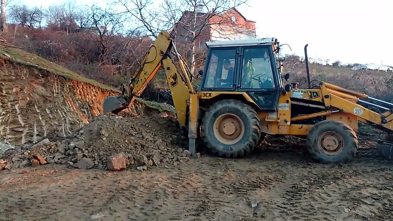 JCB toprak kazıyor bager dozer