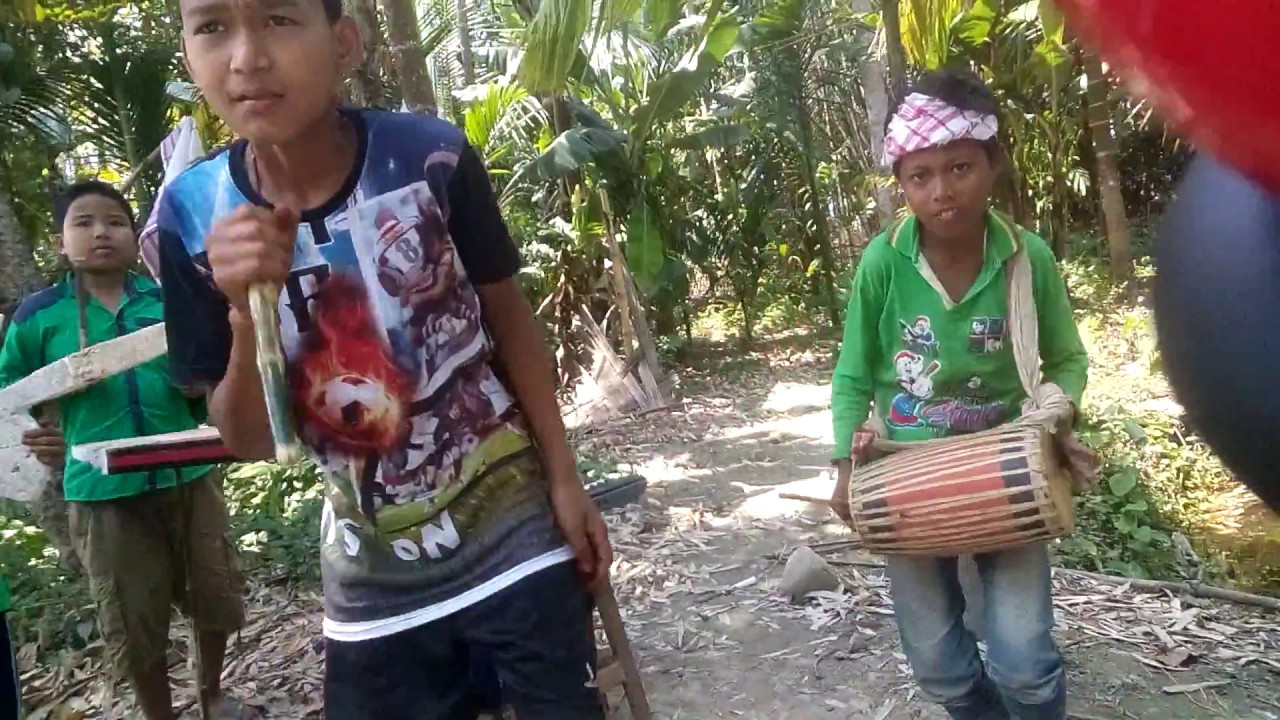 Funny Video  (  A barua Jiyekok Dekhile  )