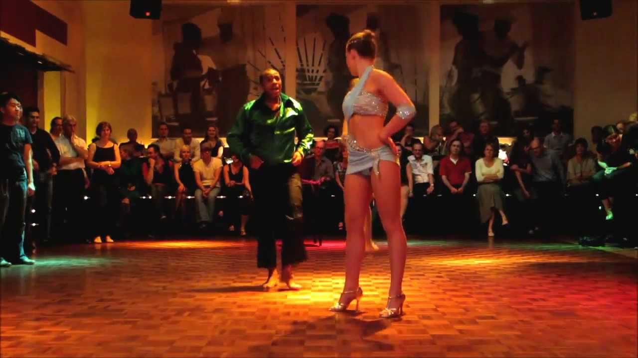 Edyta & Alex Lima in der Tanzschue Conexión.mp4