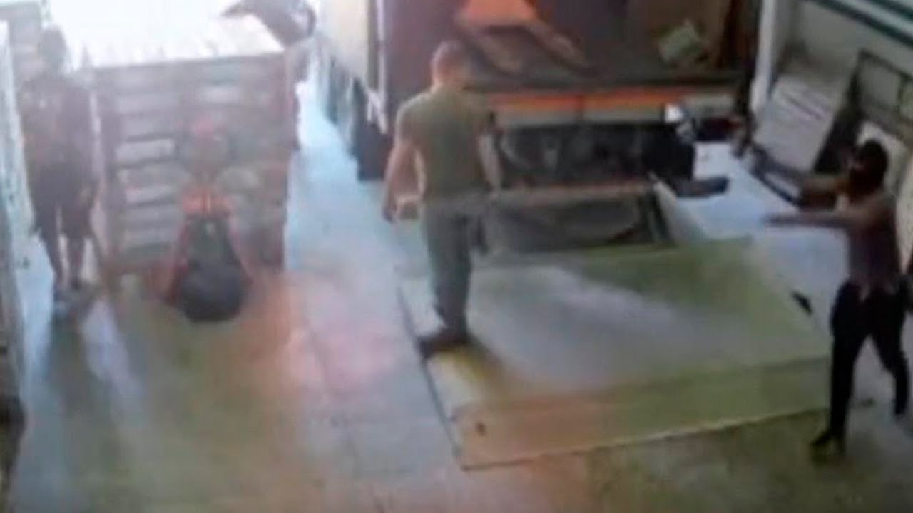 Fatal intento de robo: un ex policía baleó y mató a un ladrón en un depósito de huevos