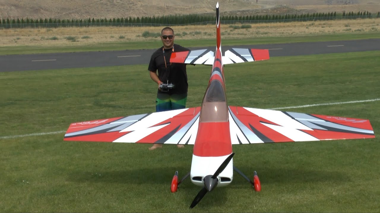 3DHS 126" Slick with DLE 222 at the 2014 Wentachee Huckfest