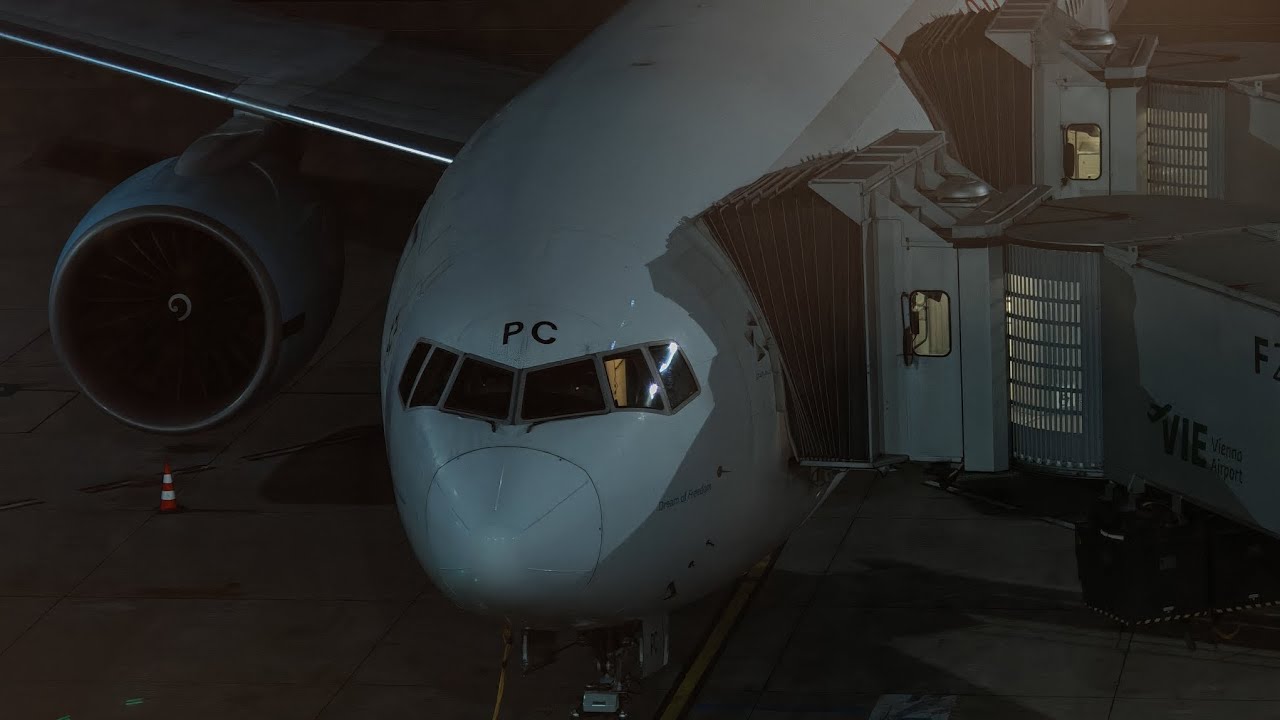 Austrian B772 OE-LPC takeoff from Vienna (LOWW) RWY29