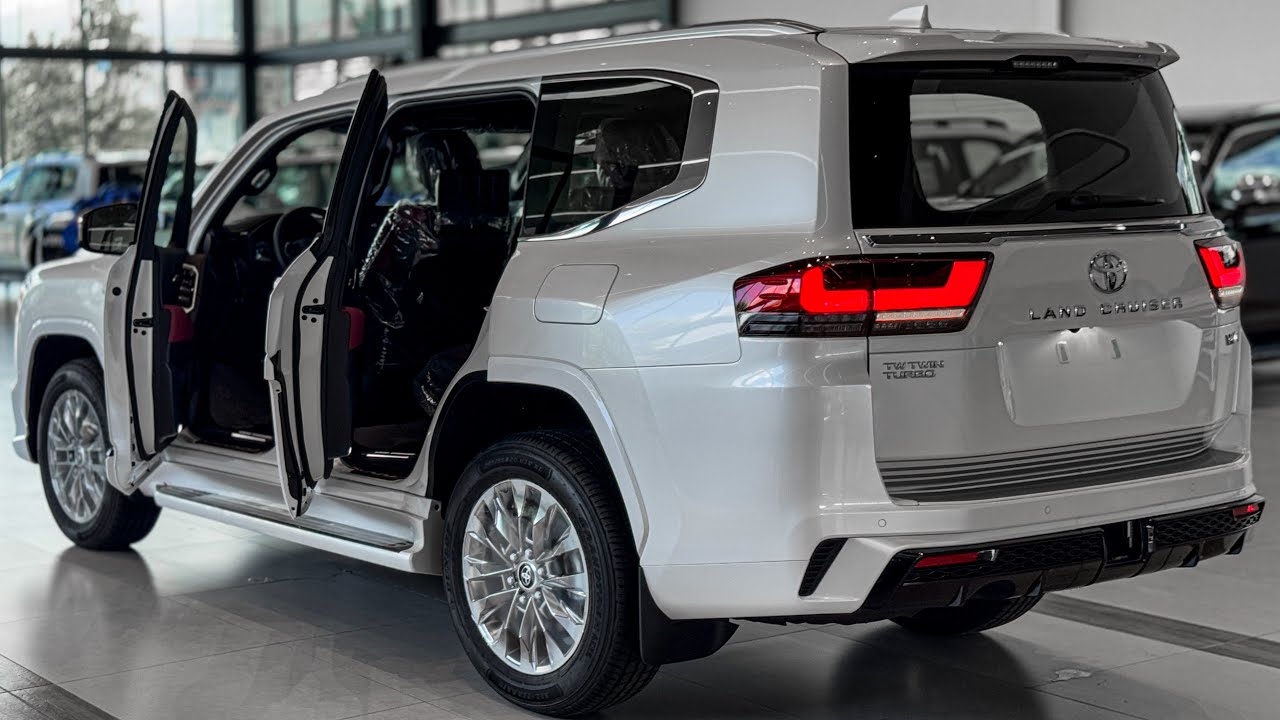 New toyota land cruiser LC300 Luxury hybrid 7seater | Interior and Exterior