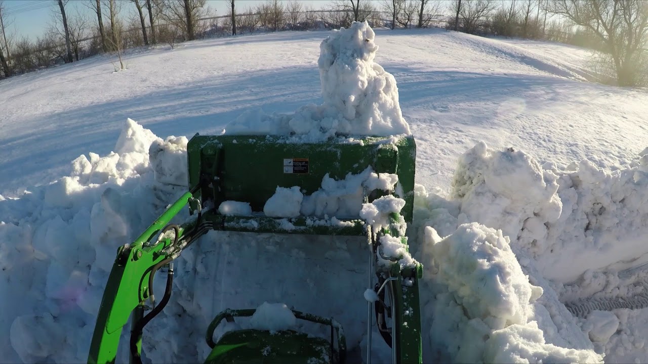 JOHN DEERE 1025R LOADER WORK
