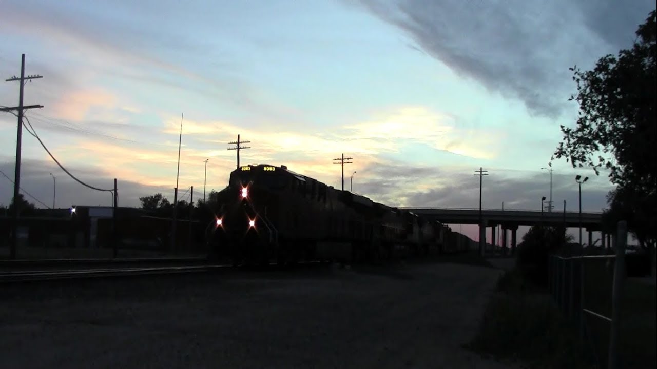 Lubbock Trains #18| Feat, HERZOG Ballast Train, 3 Digit BNSF Dash 9's And More!!