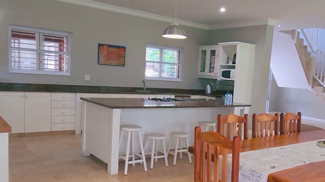 Modern, Spacious and Luxurious 4 Bedroom House in Ramsgate - BEACH HAVEN