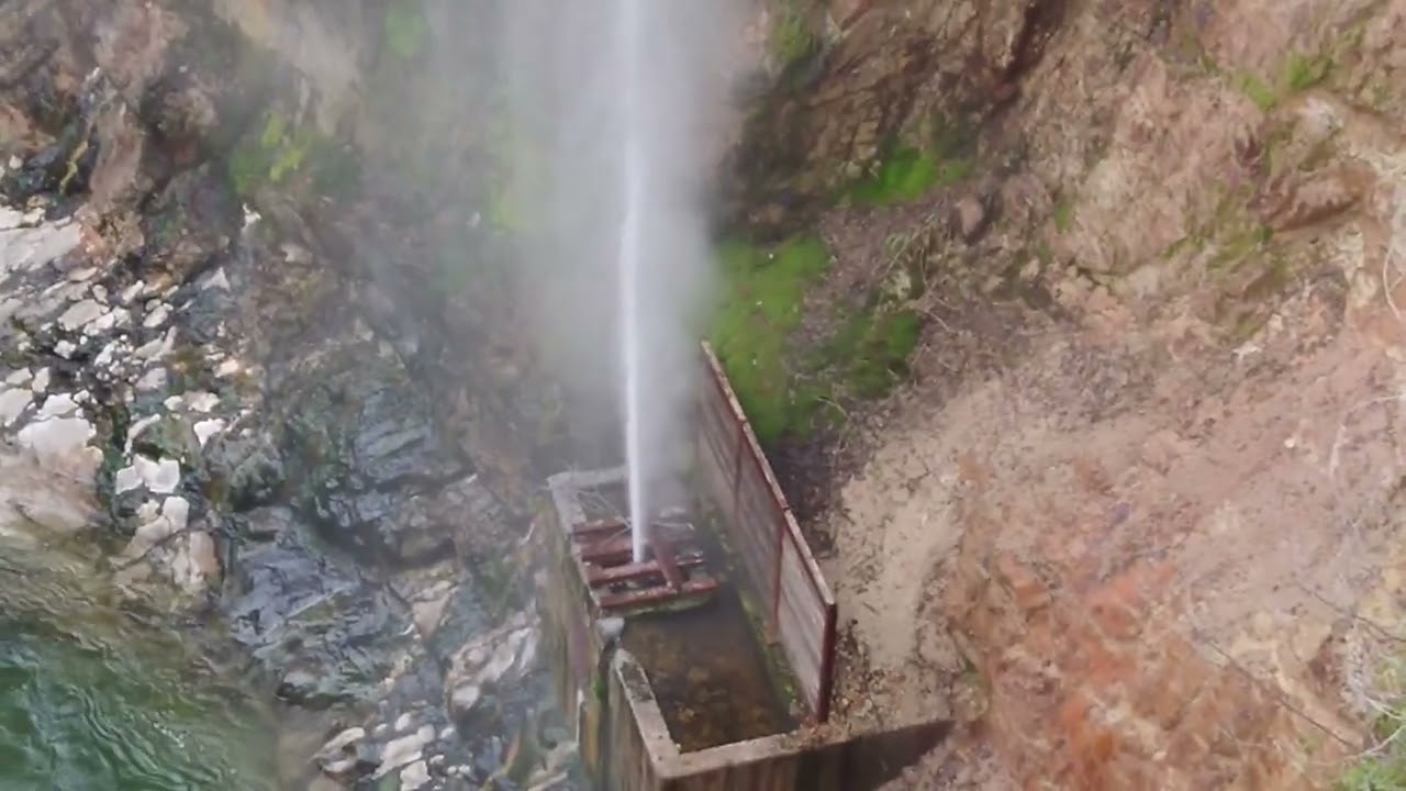 川俣温泉 間欠泉