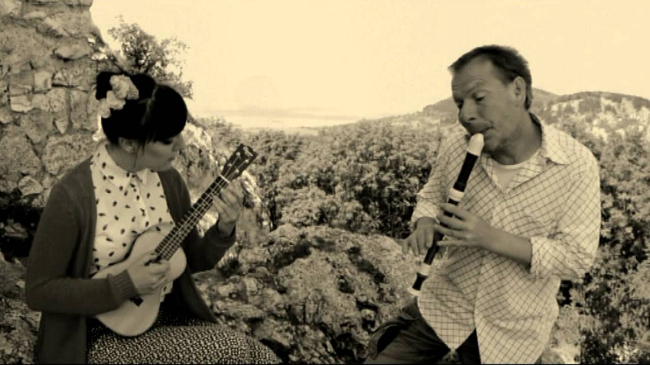 J.S. Bach - Bourrée - Duo Czaldy Waldy